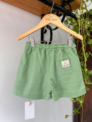 Short "Pegadas do Herói" Linho Verde - Nas Trilhas do Herói